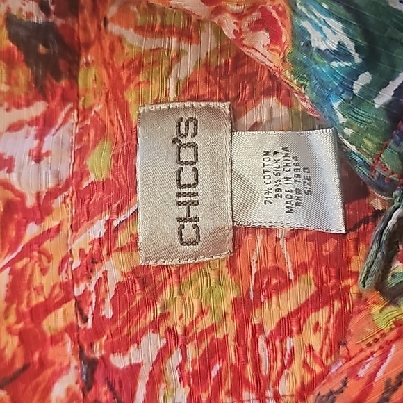 Bundle/ Chico's Women's shirts and a lightweight multicolored jacket - Picture 13 of 13